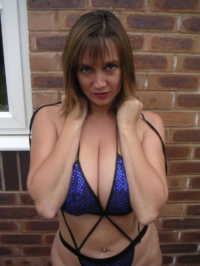 busty milf pic amateur pics tgp milf busty thong british mfm