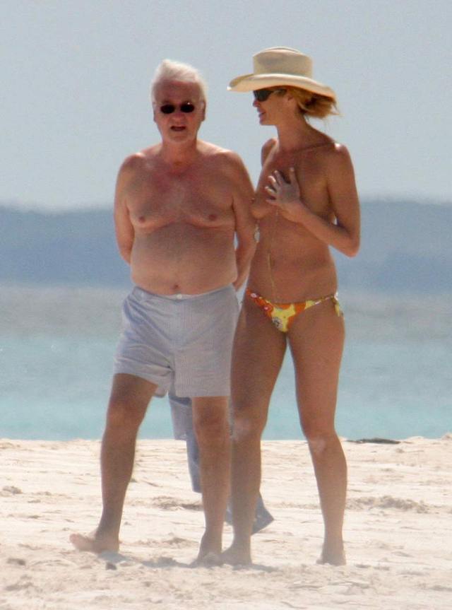 exclusive milf gallery nude naked celebrity milf large beach topless celeb elle paparazzi ggwht celebwood macpherson