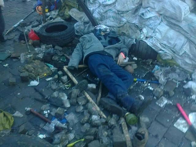 filename.txt photos man docs nsfw dead burning euromaidan pavement