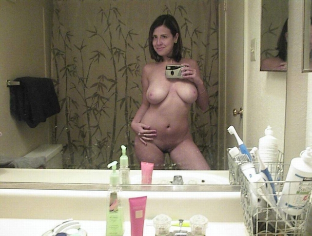 Naked Mom Selfie