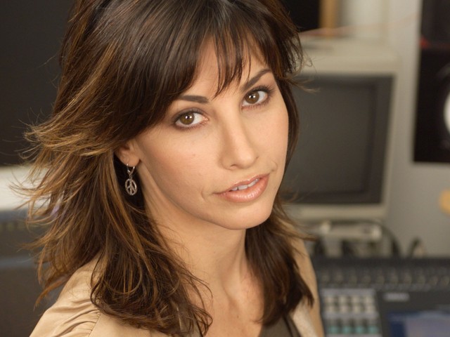 images milf women milf actress gina wallpapers gershon