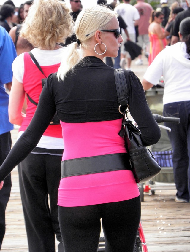 mature ass shots ass blonde hot candid shots spandex leggings