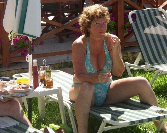 mature bikini porn mature porn pics bikini may