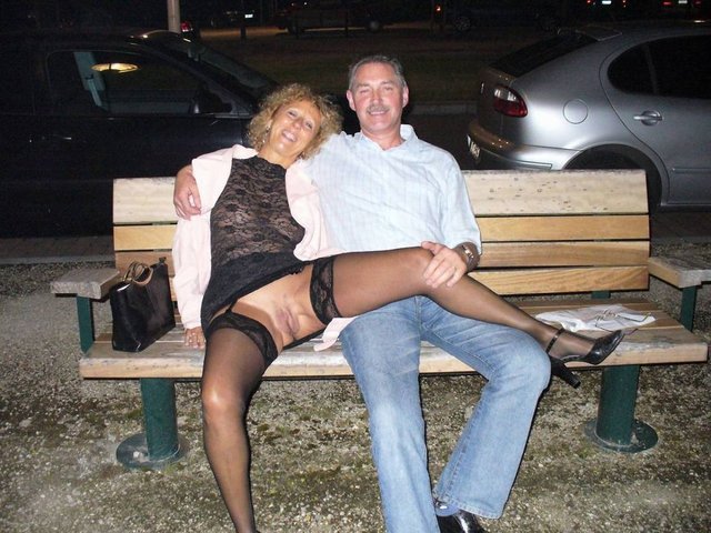 mature pussy images mature pussy pictures photos wife public voyeur flashes