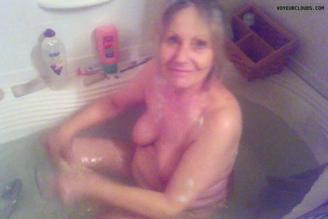 mature woman nude photos tub soft pblog