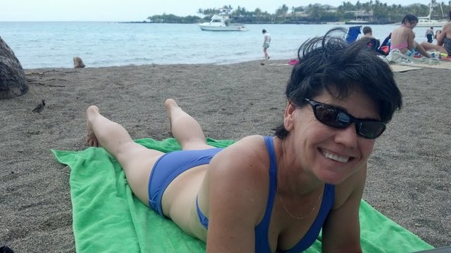 mature women ass photos beach hawaii crabby