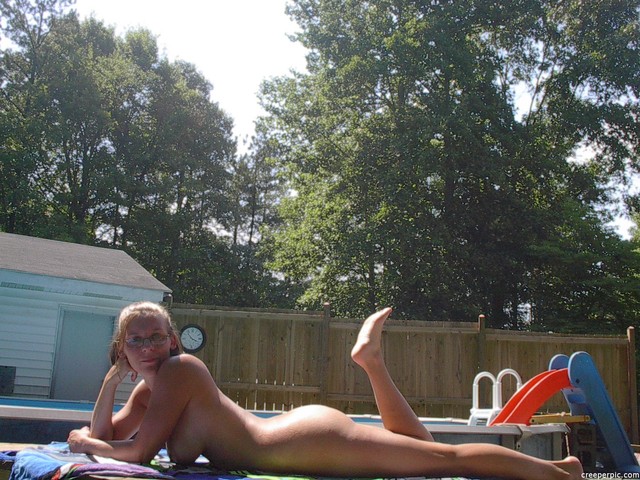 mom nudist pic entry