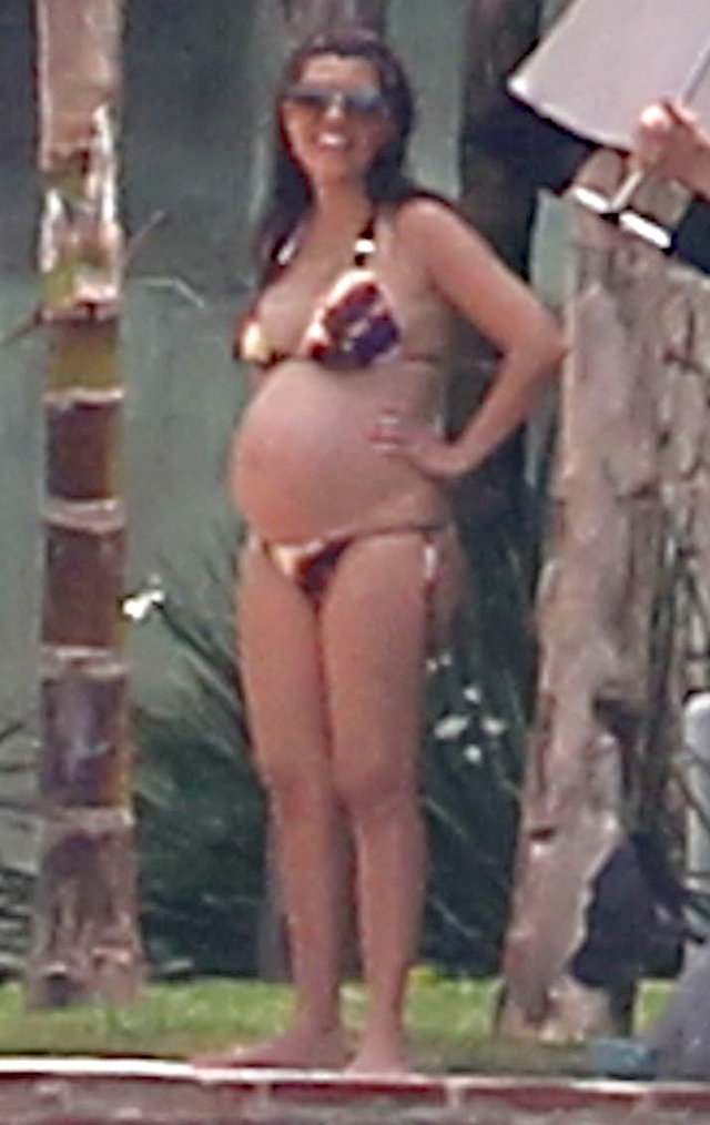 moms bikini pics photo gallery bikini little moms pregnant kardashian kourtney penelope exc wore ffn xxxlarge mibr ovshh