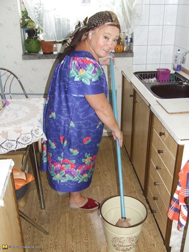 naked granny images naked ass granny slut kitchen white clit cleaning
