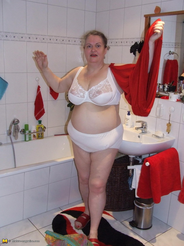 older moms panties mom fat white bra