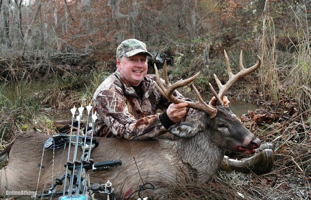 big mature finding sports bucks outdoors key deer timing rut