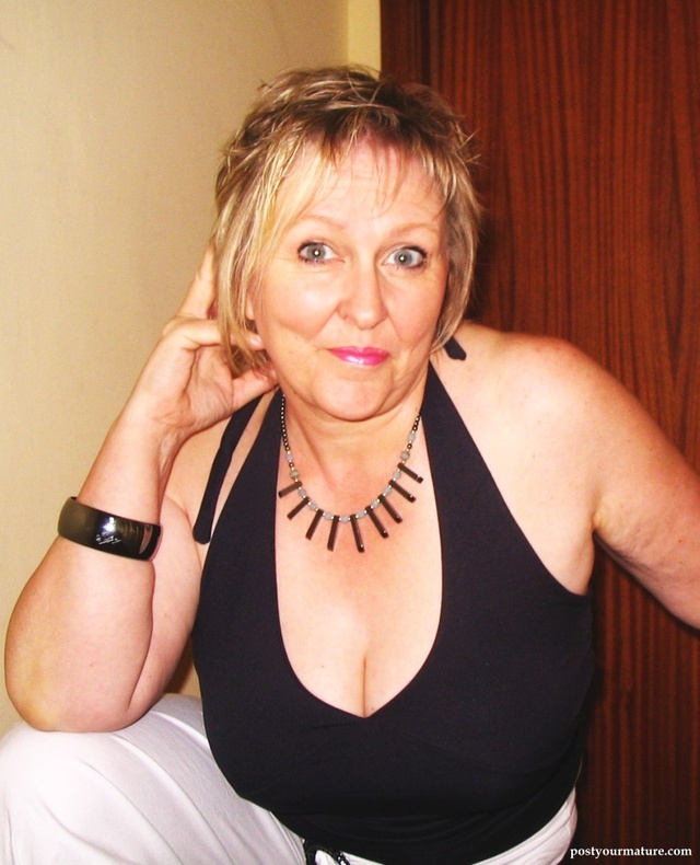 mature amateur amateur mature albums userpics women shows here cleavage