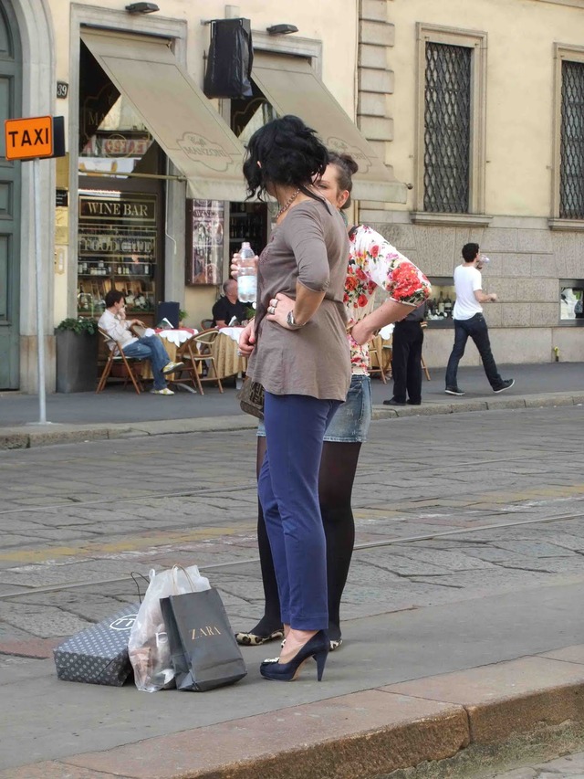 mature high heels fashion summer street style milan