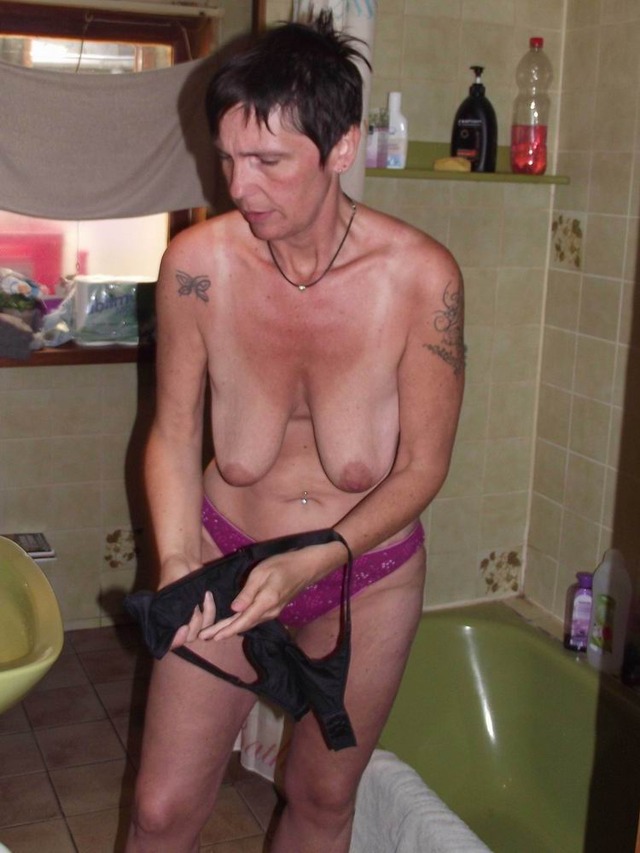 shower mature amateur mature mom old large tits fat shaved shower floppy tlbf