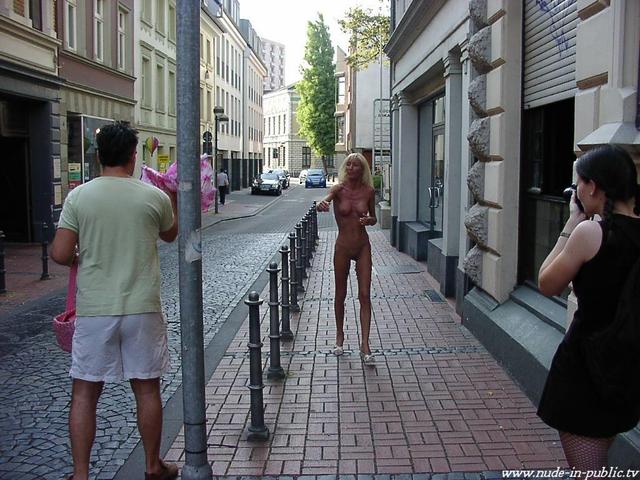 skinny mature women porn amateur mature nude porn women photo sexy skinny german city walk