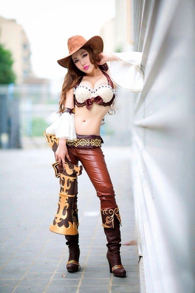 sweet mature cosplay miss fortune
