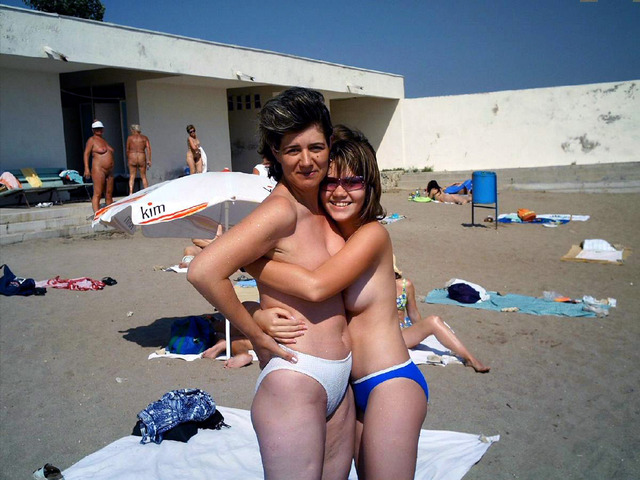 topless mom pics teen mother daughter topless thai nudists