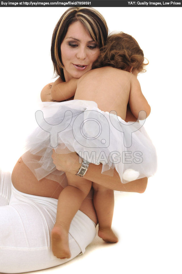 topless mom pictures anal mom mother playing daughter topless pregnant infant