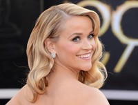 blonde mom pictures reese witherspoon hot mom hairstyles