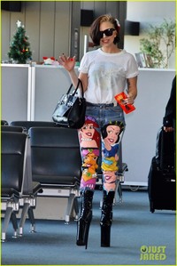 gaga milfs gaga princess lady shows off natural hair disney jeans goes