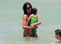 hot moms in bikini adriana lima beach hot mom continues flaunt bikini bod photos