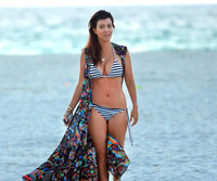 hot moms in bikini assets kourtney kardashian shows off bikini body zoom celebrity moms news