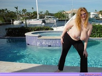mature topless women gthumb xxxpics katvixen topless babe likes play pic