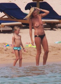 topless mom pics topless mom daughter