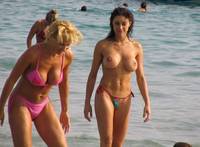 topless mom pics hot topless brunette tight body beach still mom daughter