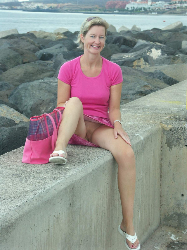milf upskirt pictures mature porn pictures milf upskirt